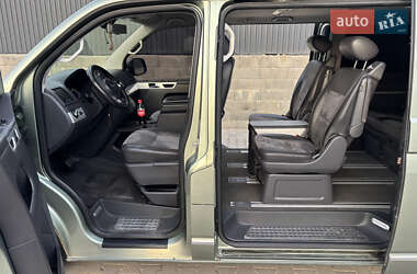 Минивэн Volkswagen Multivan 2010 в 