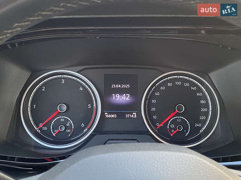 Мінівен Volkswagen Multivan 2020 в Ірпені