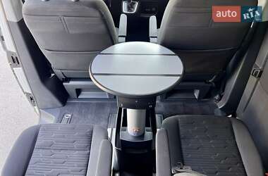 Минивэн Volkswagen Multivan 2020 в 