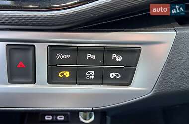 Минивэн Volkswagen Multivan 2020 в 