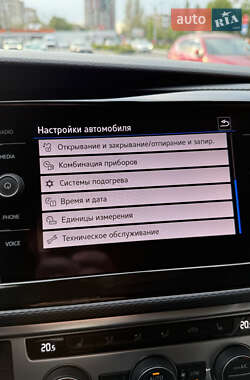 Минивэн Volkswagen Multivan 2021 в 