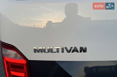 Мінівен Volkswagen Multivan 2017 в 