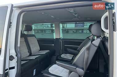Мінівен Volkswagen Multivan 2017 в 