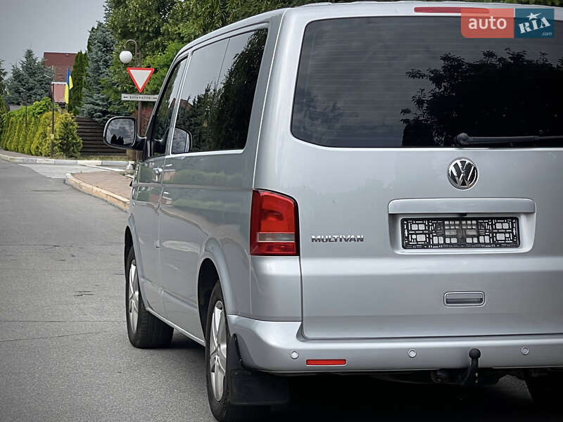 Мінівен Volkswagen Multivan 2011 в Дніпрі