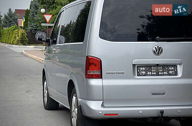Минивэн Volkswagen Multivan 2011 в 