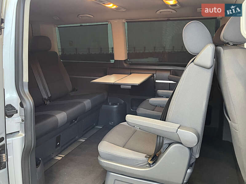 Мінівен Volkswagen Multivan 2011 в Дніпрі