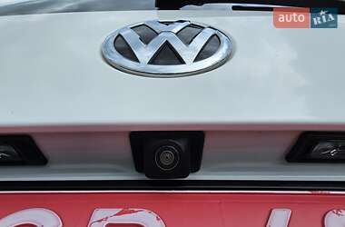 Минивэн Volkswagen Multivan 2020 в 
