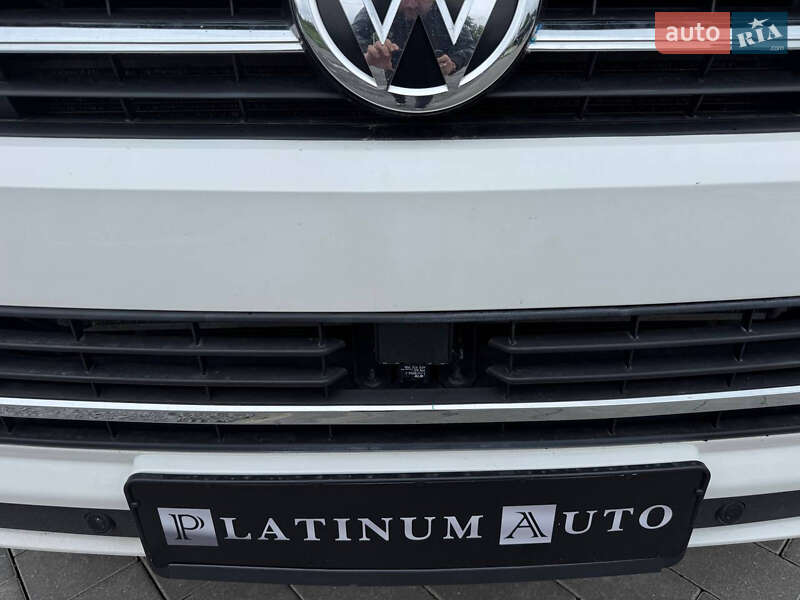 Мінівен Volkswagen Multivan 2019 в Ужгороді