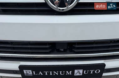 Минивэн Volkswagen Multivan 2019 в 