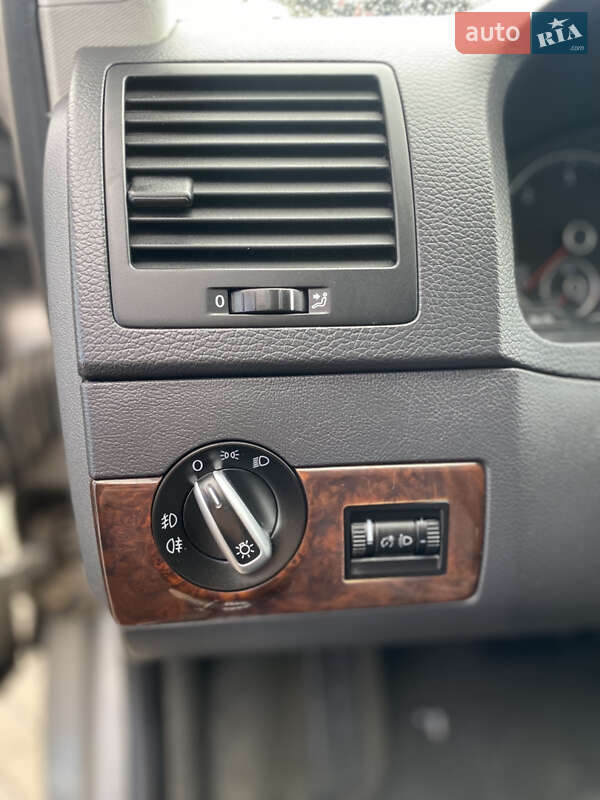 Минивэн Volkswagen Multivan 2012 в Киеве