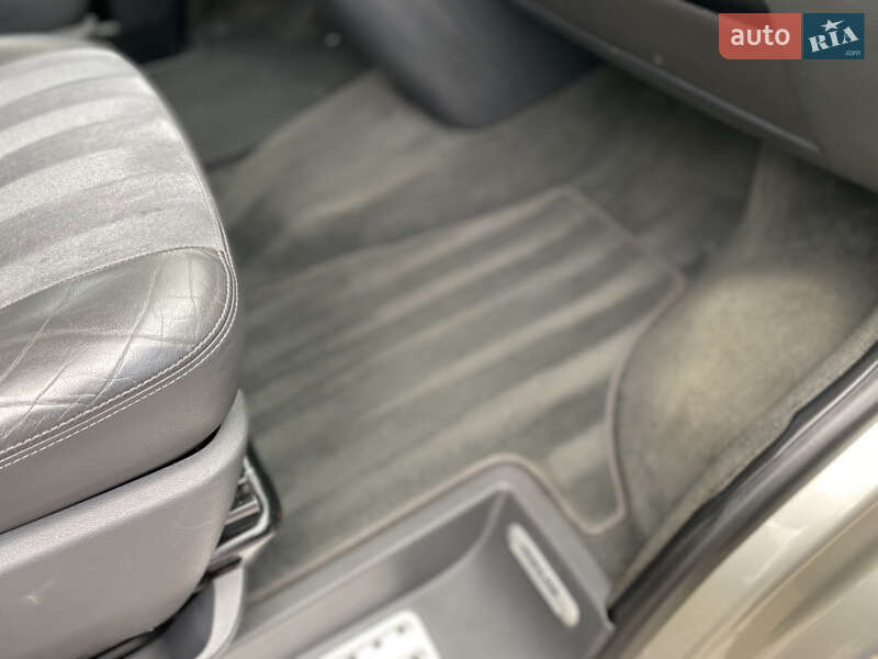 Минивэн Volkswagen Multivan 2012 в Киеве