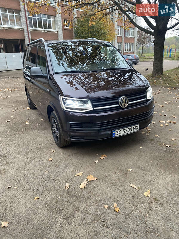 Минивэн Volkswagen Multivan 2016 в 