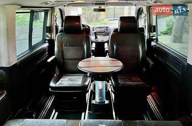 Мінівен Volkswagen Multivan 2010 в 