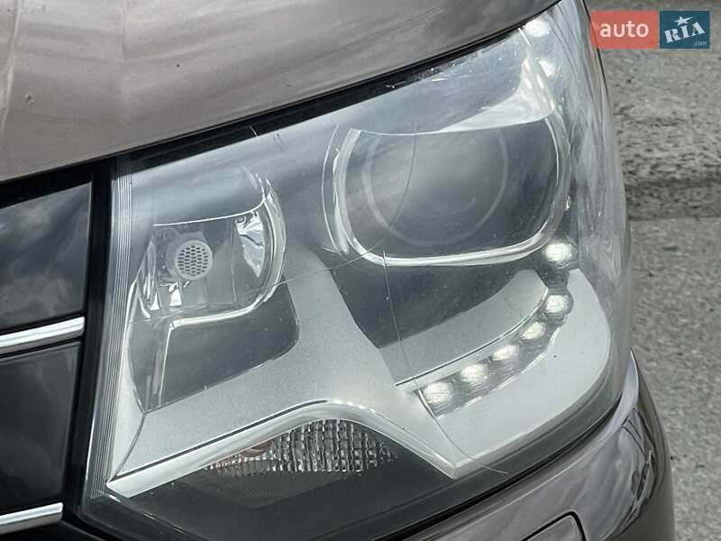 Мінівен Volkswagen Multivan 2013 в Києві