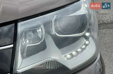 Минивэн Volkswagen Multivan 2013 в 