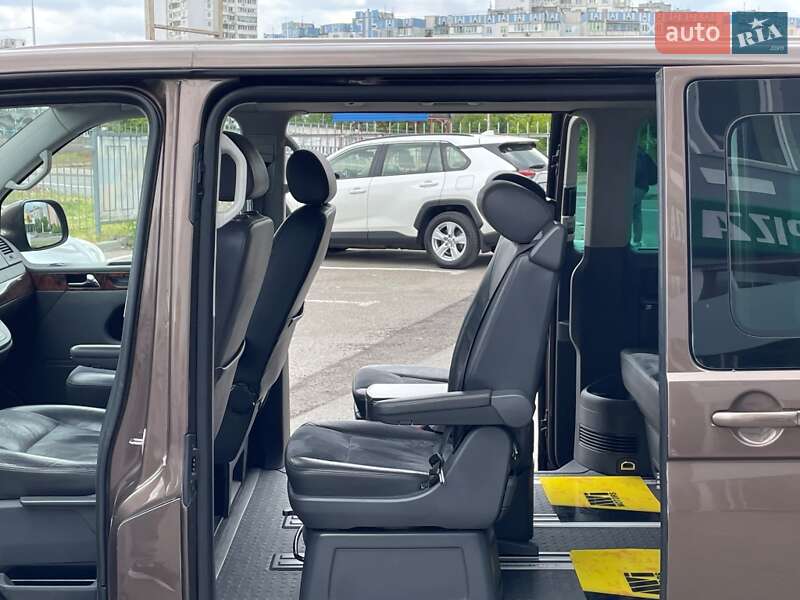 Мінівен Volkswagen Multivan 2013 в Києві