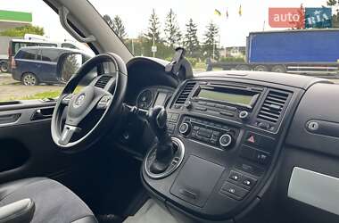 Мінівен Volkswagen Multivan 2011 в 