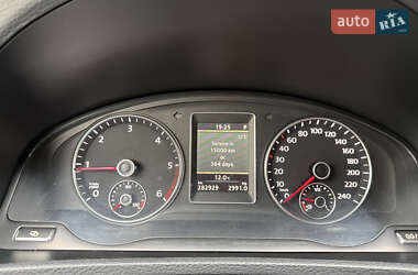 Мінівен Volkswagen Multivan 2011 в 
