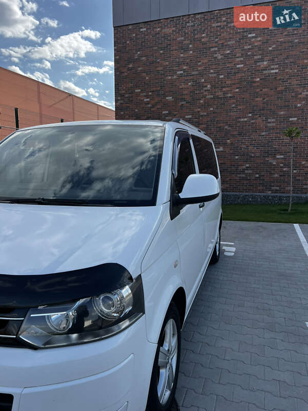 Минивэн Volkswagen Multivan 2010 в Киеве