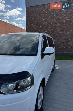 Мінівен Volkswagen Multivan 2010 в 