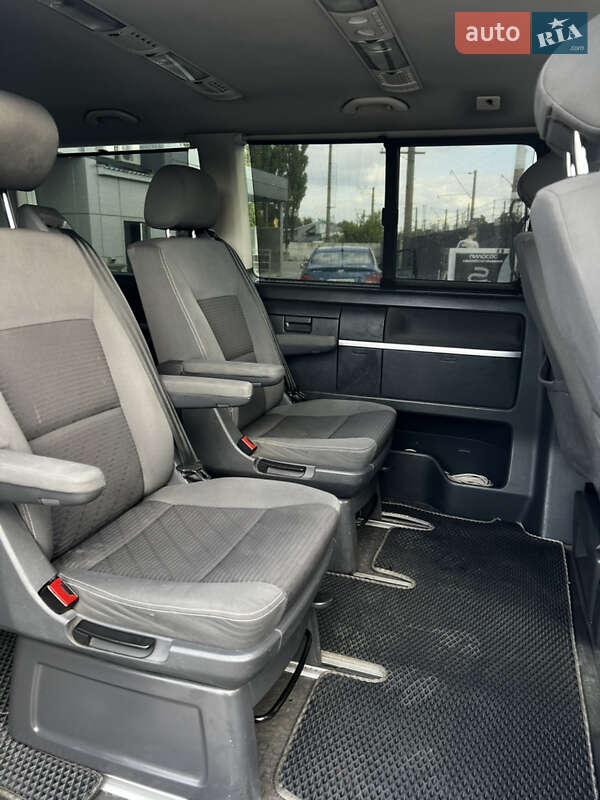Минивэн Volkswagen Multivan 2010 в Киеве