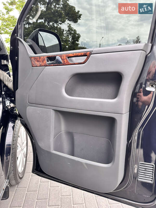 Минивэн Volkswagen Multivan 2012 в Харькове