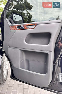 Минивэн Volkswagen Multivan 2012 в 