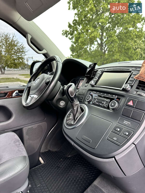 Минивэн Volkswagen Multivan 2012 в Харькове