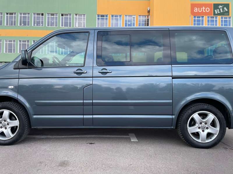 Минивэн Volkswagen Multivan 2006 в Луцке