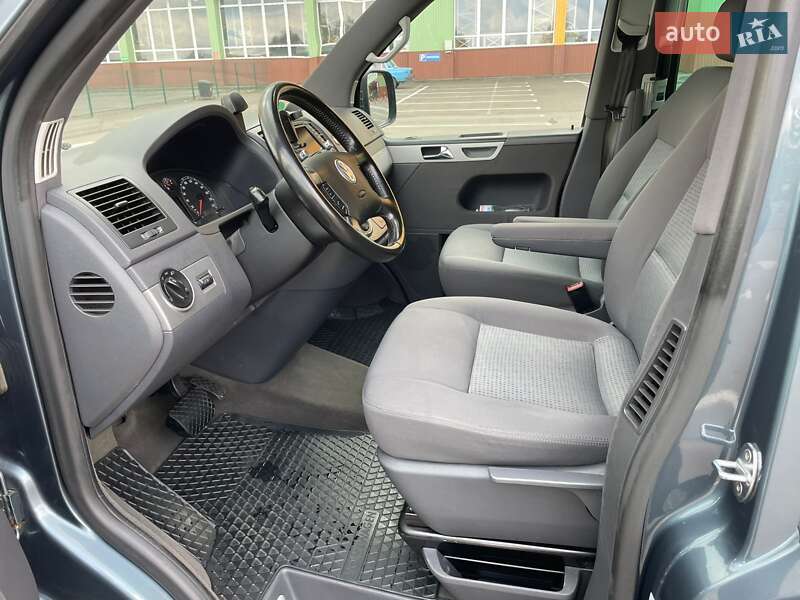 Минивэн Volkswagen Multivan 2006 в Луцке