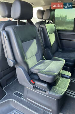 Мінівен Volkswagen Multivan 2013 в 