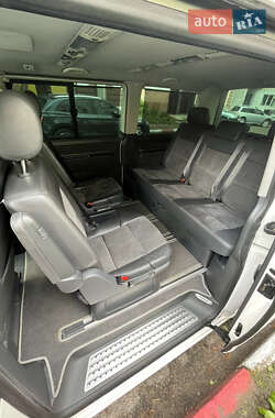 Мінівен Volkswagen Multivan 2013 в 