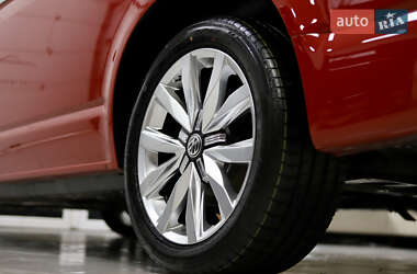 Минивэн Volkswagen Multivan 2020 в 