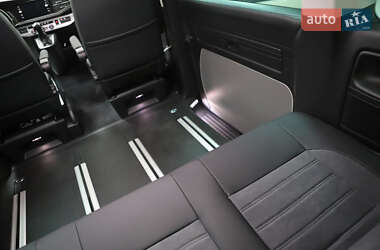 Минивэн Volkswagen Multivan 2020 в 