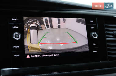 Минивэн Volkswagen Multivan 2020 в 