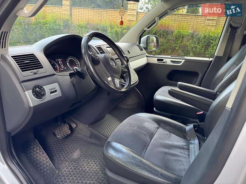 Мінівен Volkswagen Multivan 2012 в Києві