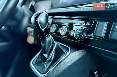 Минивэн Volkswagen Multivan 2020 в 