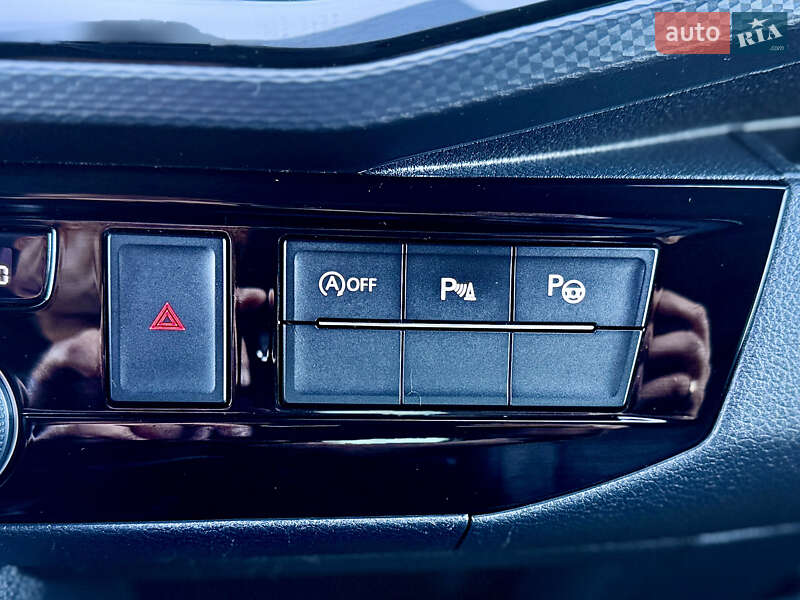 Мінівен Volkswagen Multivan 2020 в Чернівцях