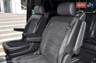 Минивэн Volkswagen Multivan 2015 в 