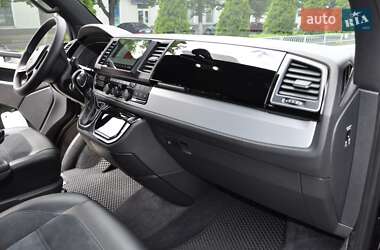 Минивэн Volkswagen Multivan 2015 в 