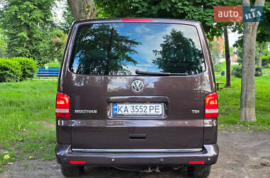 Минивэн Volkswagen Multivan 2010 в 