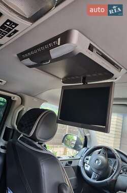 Мінівен Volkswagen Multivan 2011 в 