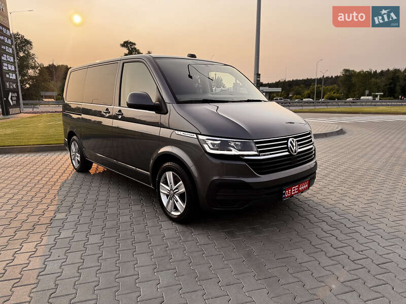 Мінівен Volkswagen Multivan 2022 в 