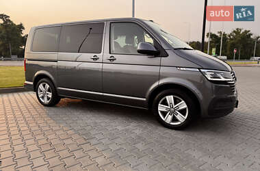 Мінівен Volkswagen Multivan 2022 в 