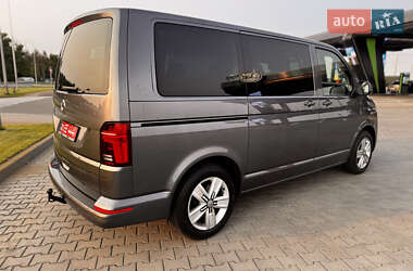 Мінівен Volkswagen Multivan 2022 в 
