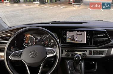 Мінівен Volkswagen Multivan 2022 в 