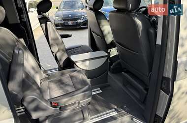 Минивэн Volkswagen Multivan 2011 в 