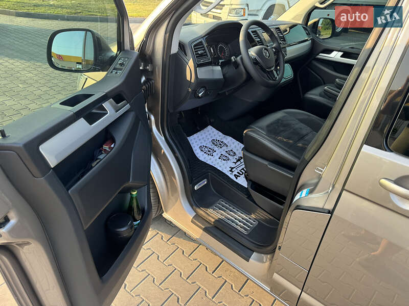 Минивэн Volkswagen Multivan 2018 в Луцке