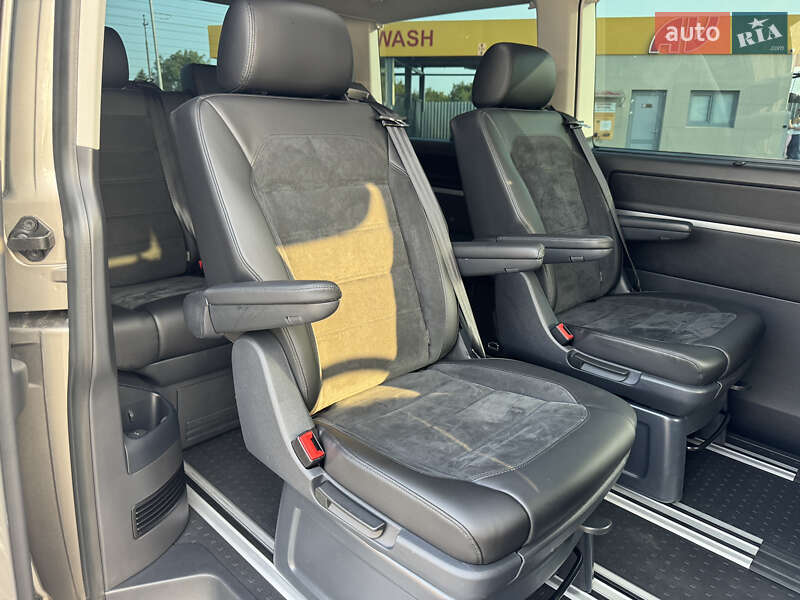 Минивэн Volkswagen Multivan 2018 в Луцке