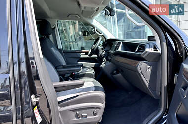 Минивэн Volkswagen Multivan 2023 в 